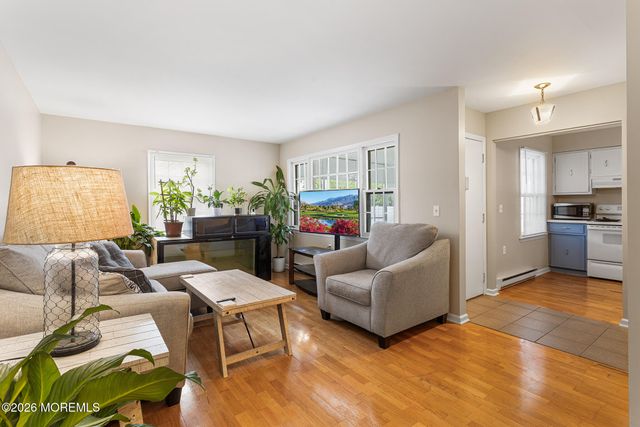 15 Dover Walk 1015, Toms River, NJ 08753