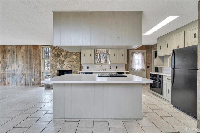 2768 Lake Retreat Drive, Huddleston, VA 24104