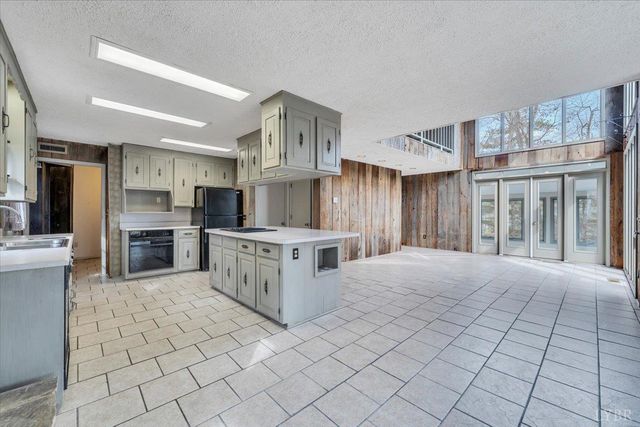 2768 Lake Retreat Drive, Huddleston, VA 24104