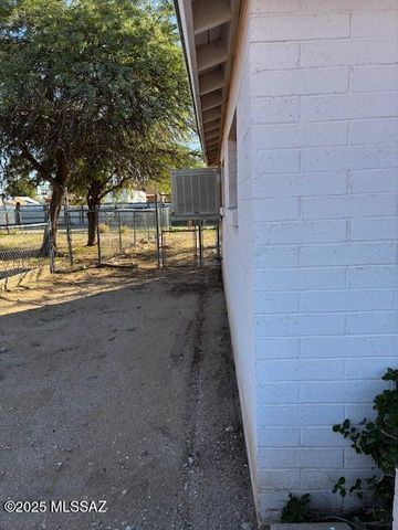 965 W Milton Street, Tucson, AZ 85706