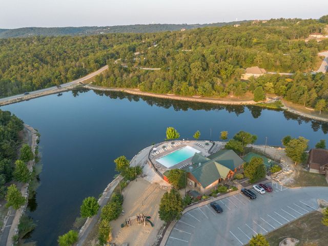173 Fox Hollow Road, Branson West, MO 65737
