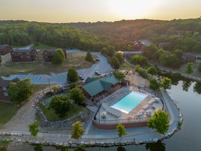 173 Fox Hollow Road, Branson West, MO 65737