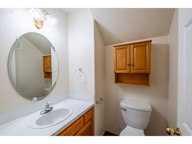 374 Ne BURMA Ct, Salem, OR 97301