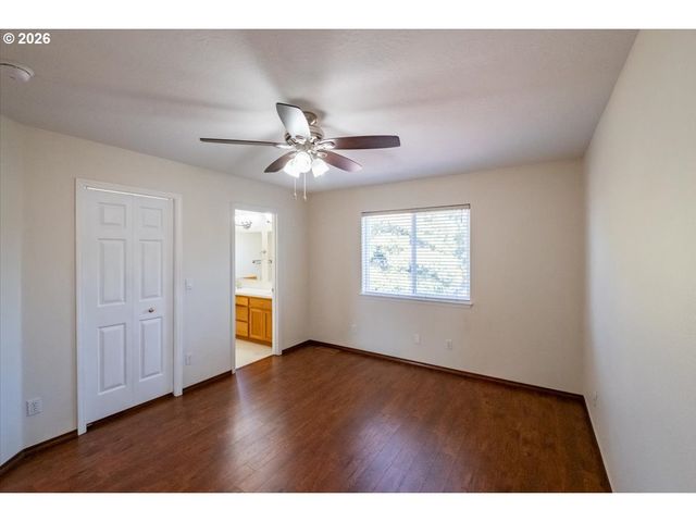 374 Ne BURMA Ct, Salem, OR 97301