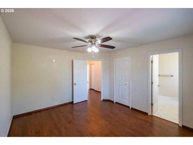 374 Ne BURMA Ct, Salem, OR 97301