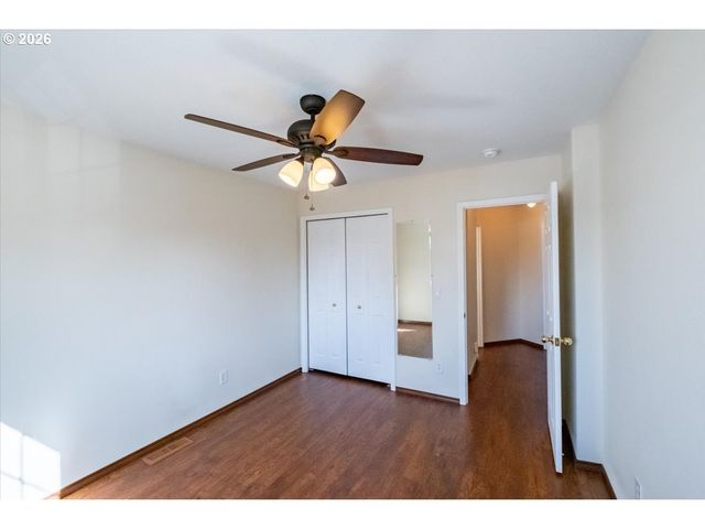 374 Ne BURMA Ct, Salem, OR 97301