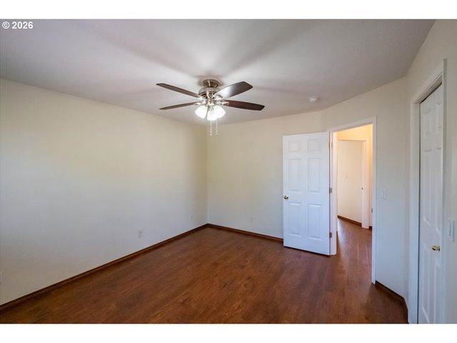 374 Ne BURMA Ct, Salem, OR 97301