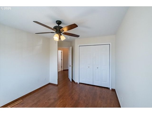 374 Ne BURMA Ct, Salem, OR 97301