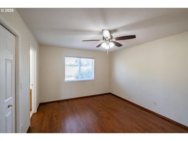 374 Ne BURMA Ct, Salem, OR 97301