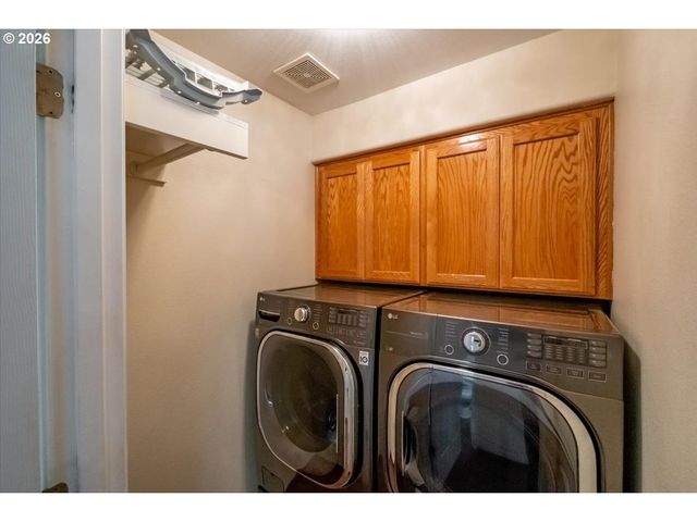 374 Ne BURMA Ct, Salem, OR 97301