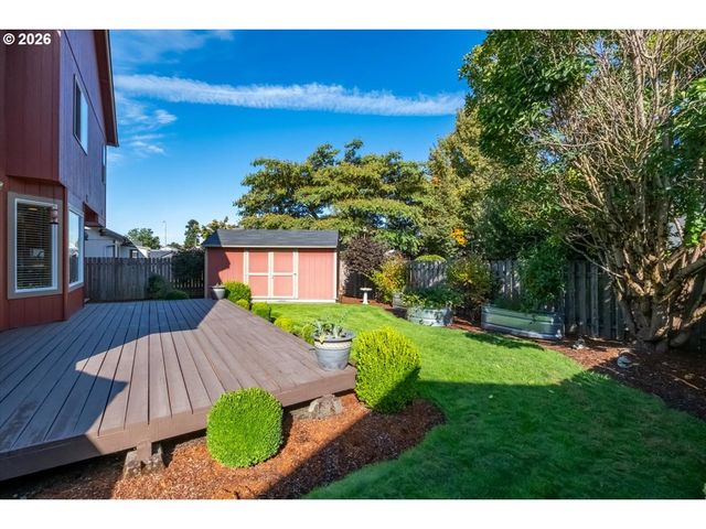 374 Ne BURMA Ct, Salem, OR 97301