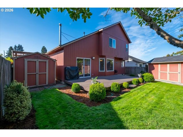 374 Ne BURMA Ct, Salem, OR 97301