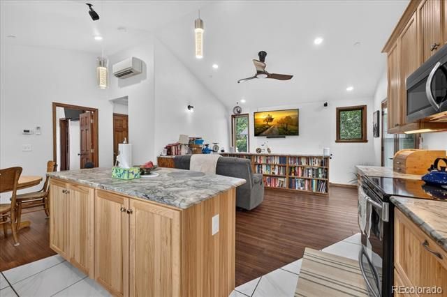 2006 Arapahoe Street, Golden, CO 80401