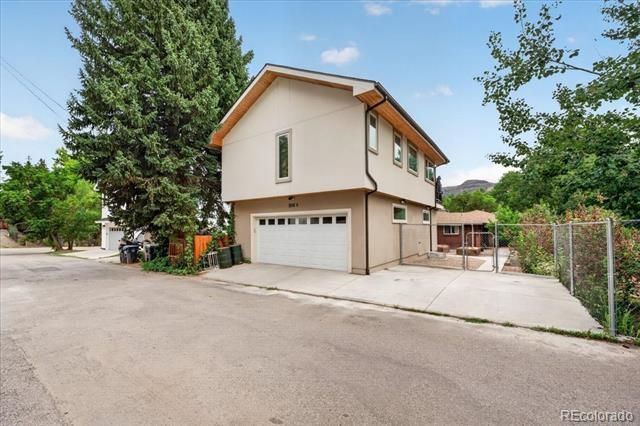 2006 Arapahoe Street, Golden, CO 80401
