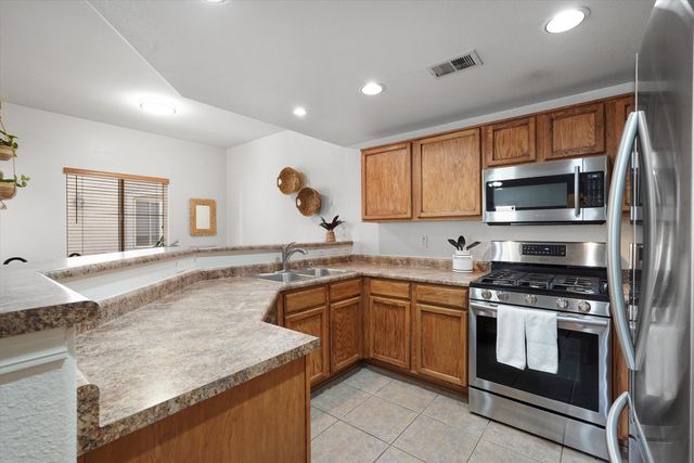 6800 Vista Del Norte Road NE 1114, Albuquerque, NM 87113