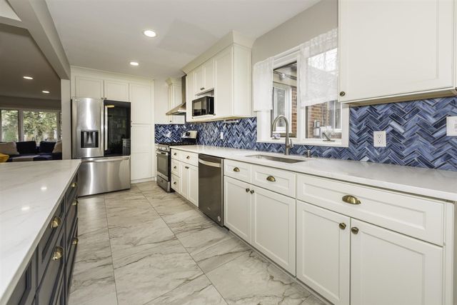 827 N Mansfield Street, Ypsilanti, MI 48197