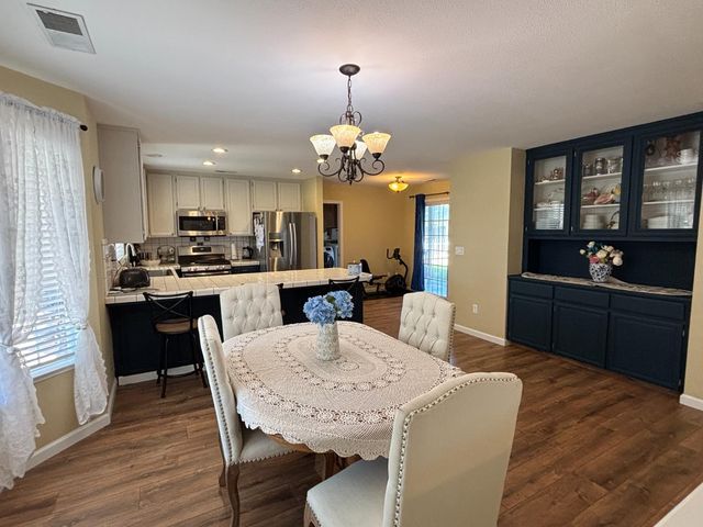 2134 Navajo Ct, Oakdale, CA 95361