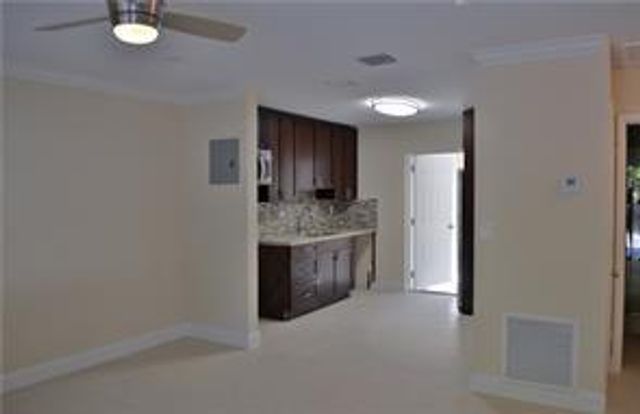 830 NE 38th St 830, Oakland Park, FL 33334