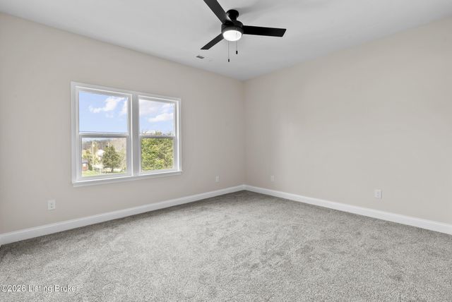 559 Ford Dr, Mt Washington, KY 40047