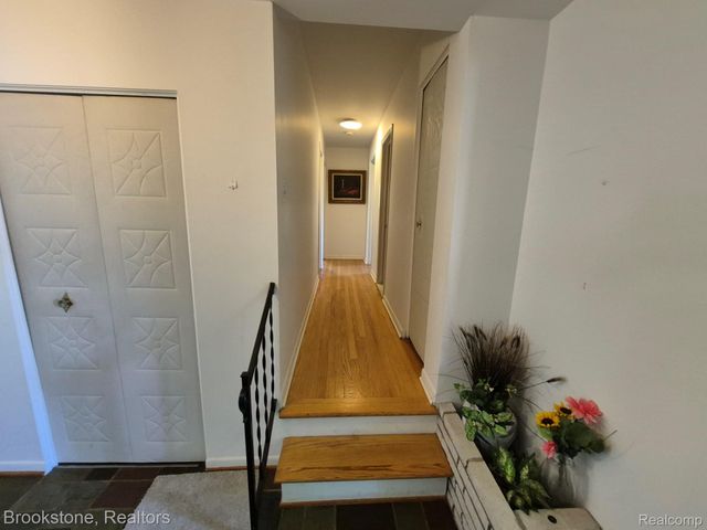 4295 Sashabaw Road, Waterford Charter Township, MI 48329