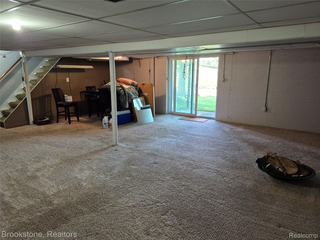 4295 Sashabaw Road, Waterford Charter Township, MI 48329
