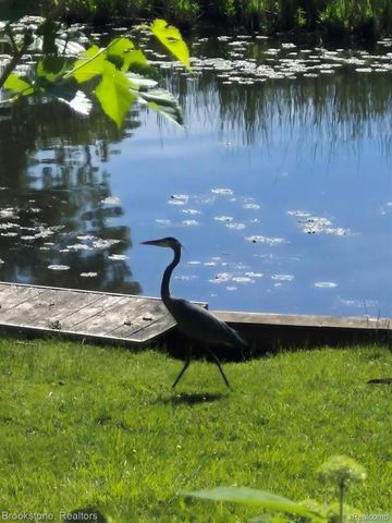 4295 Sashabaw Road, Waterford Charter Township, MI 48329