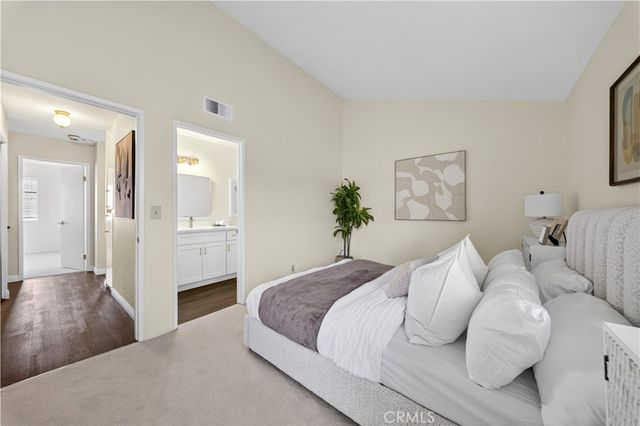 15365 Woodruff 8, Bellflower, CA 90706