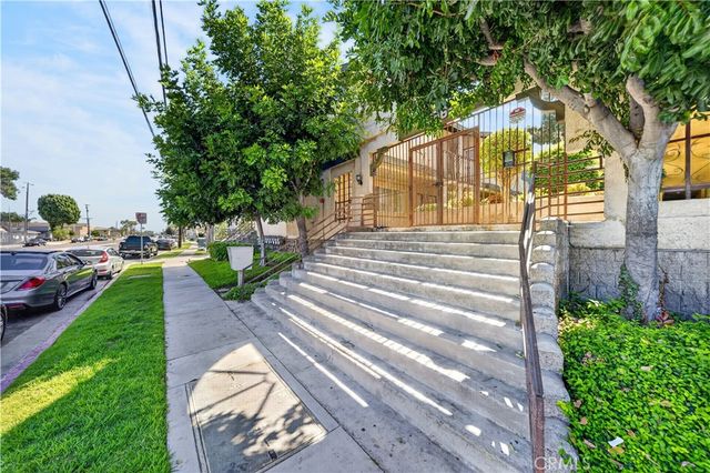 15365 Woodruff 8, Bellflower, CA 90706