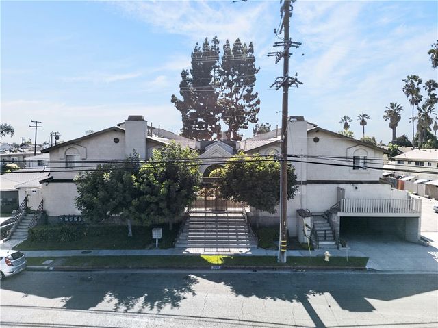 15365 Woodruff 8, Bellflower, CA 90706