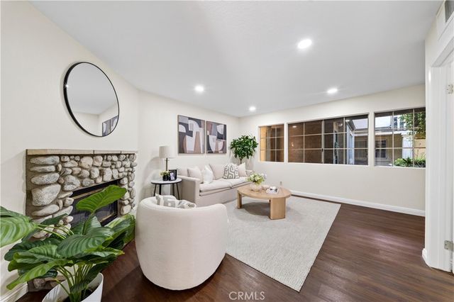 15365 Woodruff 8, Bellflower, CA 90706
