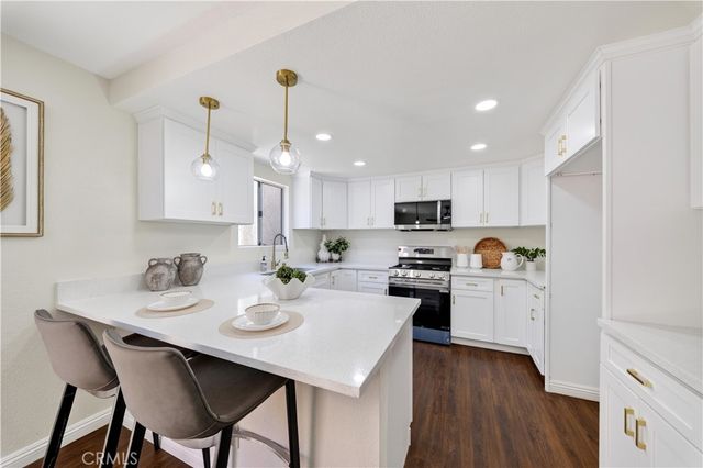 15365 Woodruff 8, Bellflower, CA 90706