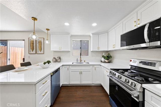 15365 Woodruff 8, Bellflower, CA 90706