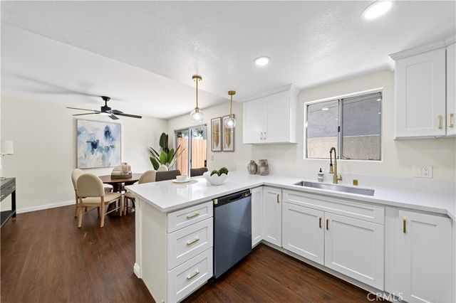 15365 Woodruff 8, Bellflower, CA 90706