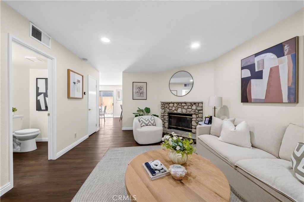 15365 Woodruff 8, Bellflower, CA 90706