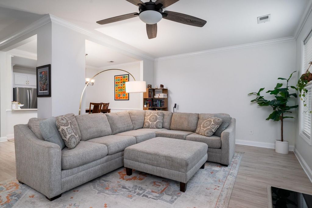 Image 12 of property listing at 3571 Bagley Drive, Mount Pleasant, SC 29466