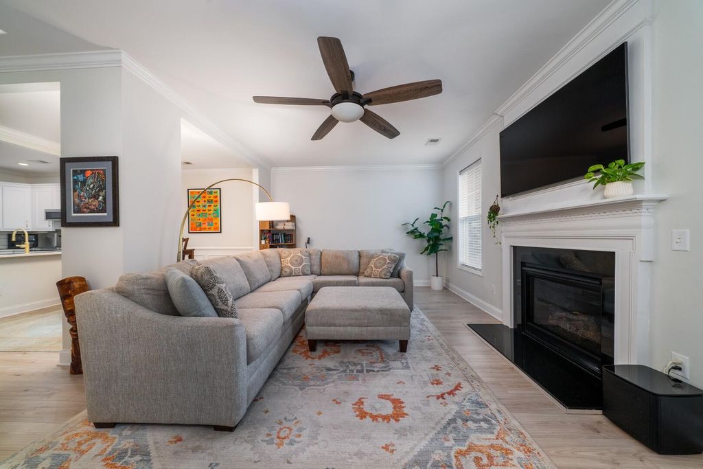 Image 13 of property listing at 3571 Bagley Drive, Mount Pleasant, SC 29466