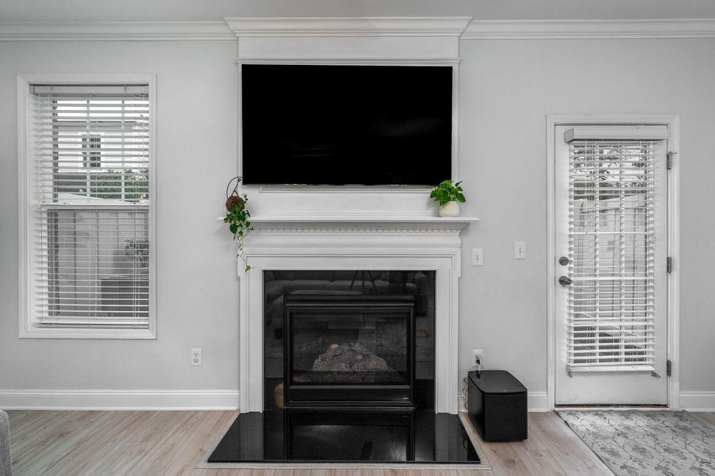 Image 16 of property listing at 3571 Bagley Drive, Mount Pleasant, SC 29466