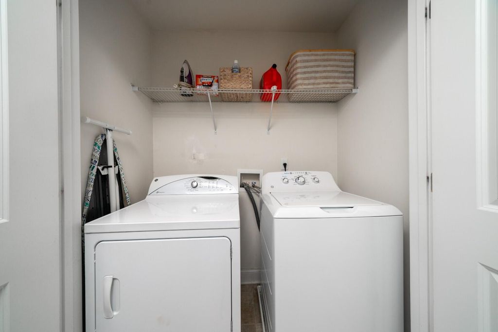 Image 24 of property listing at 3571 Bagley Drive, Mount Pleasant, SC 29466