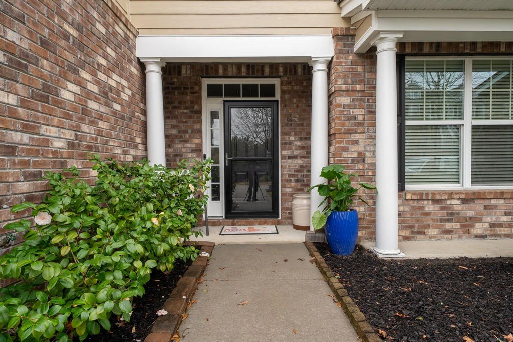 Image 4 of property listing at 3571 Bagley Drive, Mount Pleasant, SC 29466