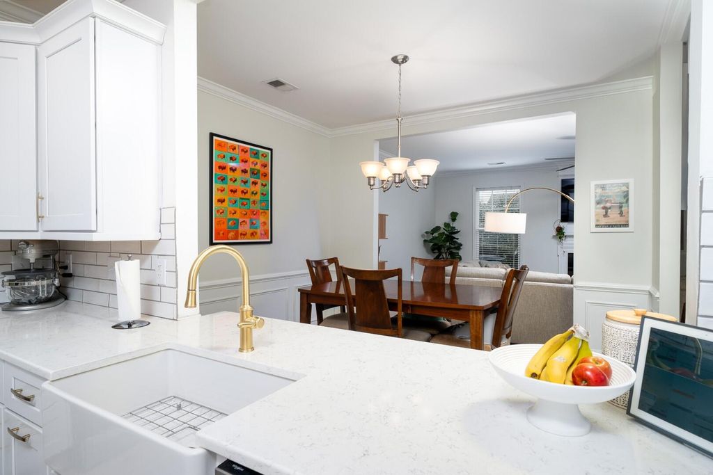 Image 9 of property listing at 3571 Bagley Drive, Mount Pleasant, SC 29466