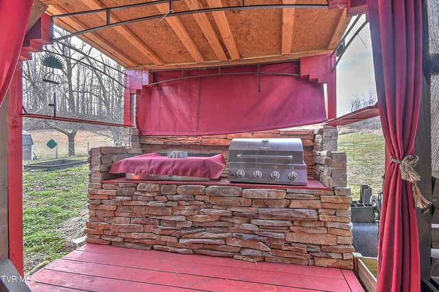 18378 Buffalo Pond Road, Bristol, VA 24202