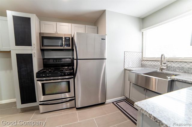 3991 Stolzenfeld Avenue, Warren, MI 48091