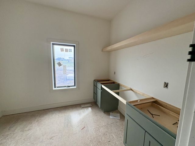 1385 S 81st Street, West Des Moines, IA 50266