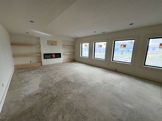 1385 S 81st Street, West Des Moines, IA 50266