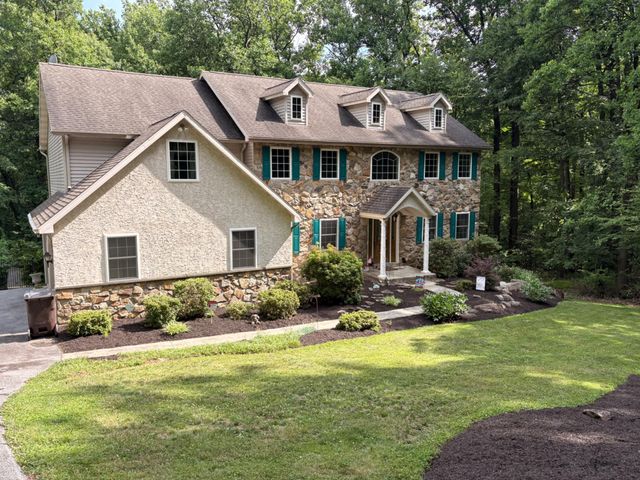 52 HESS RD, Boyertown, PA 19512