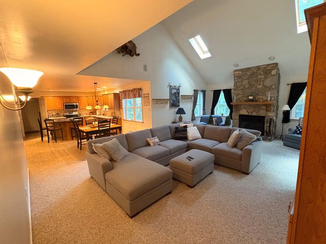 52 HESS RD, Boyertown, PA 19512