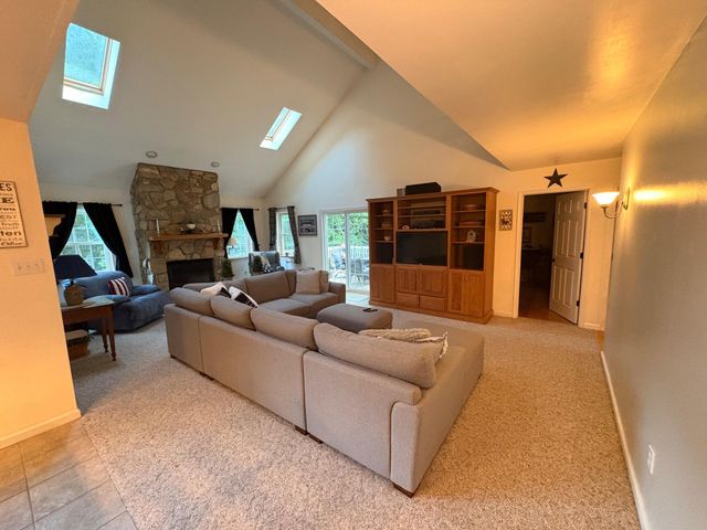52 HESS RD, Boyertown, PA 19512