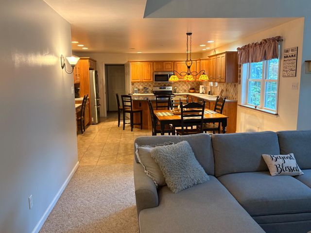 52 HESS RD, Boyertown, PA 19512