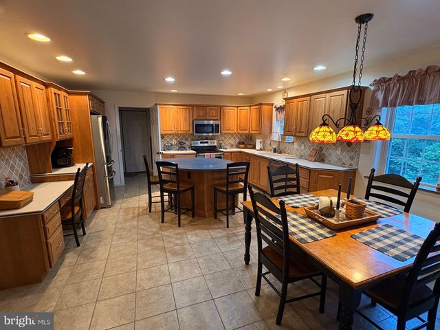 52 HESS RD, Boyertown, PA 19512