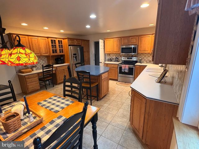 52 HESS RD, Boyertown, PA 19512
